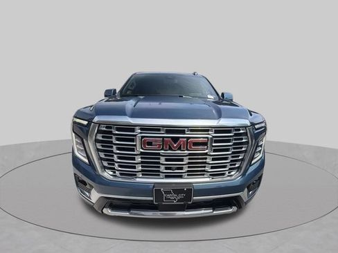 Used 2025 GMC Yukon Denali w/ Sun & Power Step Package AWD/4WD image 9