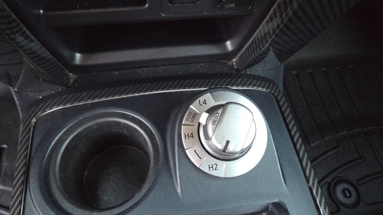 Used 2014 Toyota 4Runner SR5 AWD/4WD image 57