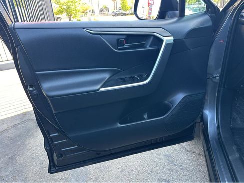 Used 2019 Toyota RAV4 LE image 15