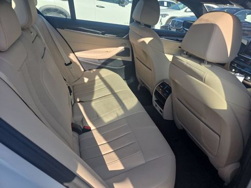 Used 2021 BMW 530i RWD image 18