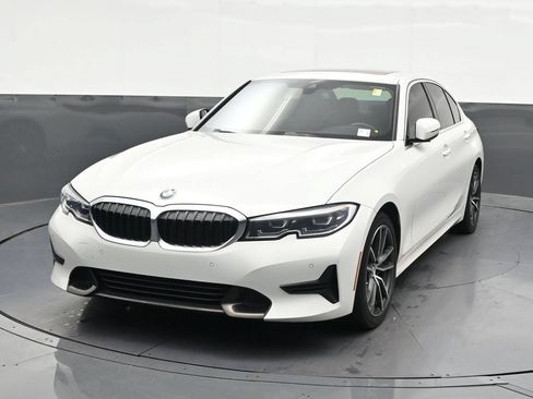 Used 2021 BMW 330i Sedan w/ Convenience Package RWD image 9