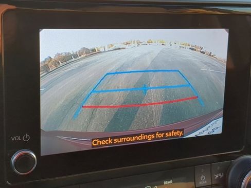 Certified 2023 Toyota Highlander LE image 12