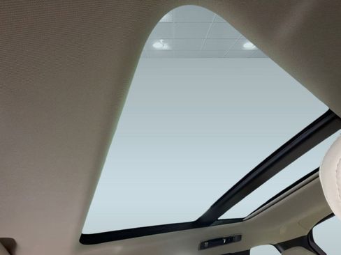 Used 2026 Land Rover Range Rover SE image 13