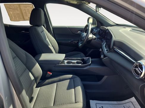Used 2025 Chevrolet Equinox LT FWD image 15
