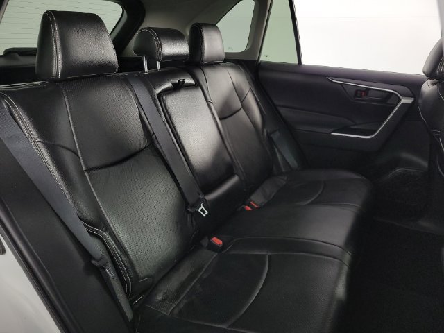 Used 2022 Toyota RAV4 LE AWD/4WD image 14