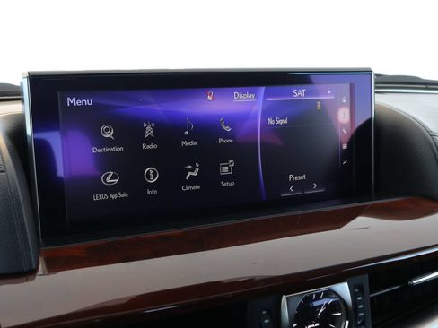 Used 2017 Lexus LX 570 4WD w/ Luxury Package image 14