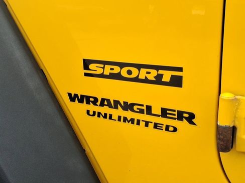 Used 2015 Jeep Wrangler Unlimited Sport w/ Quick Order Package 24S AWD/4WD image 8