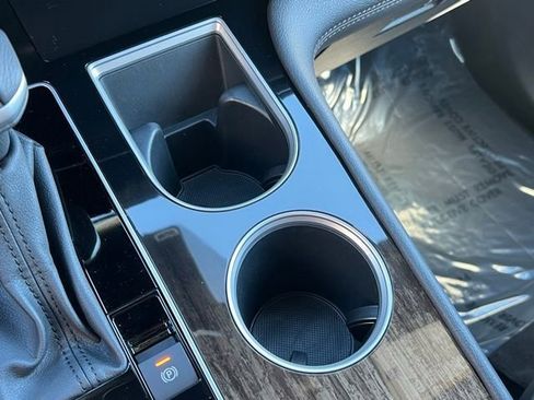 Used 2025 Toyota Sienna Platinum image 37