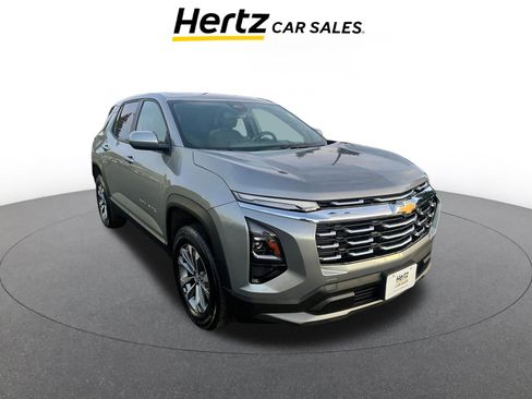 Used 2025 Chevrolet Equinox LT image 1