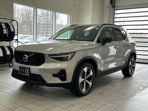 Certified 2024 Volvo XC40 B5 Plus w/ Protection Package Premier image 1