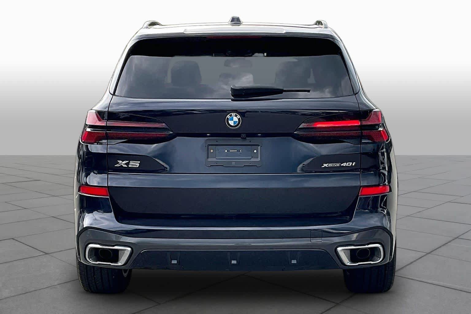 Used 2024 BMW X5 xDrive40i w/ M Sport Package AWD/4WD image 4