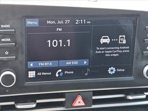 Used 2023 Hyundai Elantra SE w/ Preferred Accessory Package FWD image 12