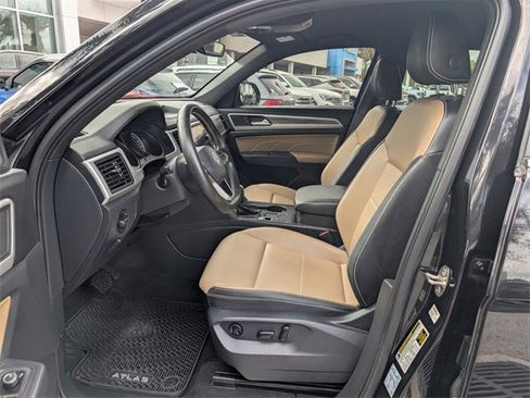 Used 2021 Volkswagen Atlas Cross Sport SE image 10