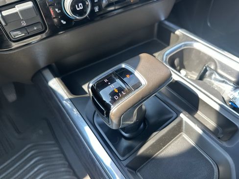 Used 2022 Chevrolet Silverado 1500 LTZ w/ LTZ Convenience Package II AWD/4WD image 30