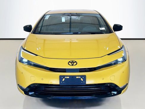 New 2026 Toyota Prius Plug-In Hybrid FWD image 2