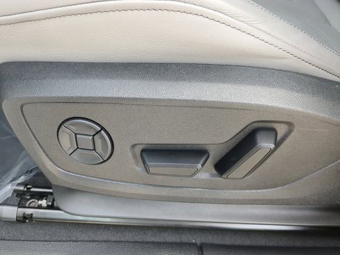 Certified 2025 Audi Q3 2.0T Premium w/ Convenience Package image 20