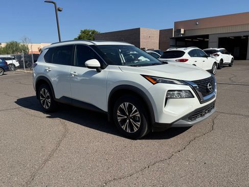 Certified 2023 Nissan Rogue SV w/ SV Premium B Package FWD image 3