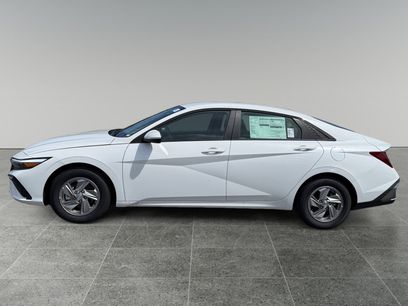 New 2025 Hyundai Elantra SE w/ Cargo Package