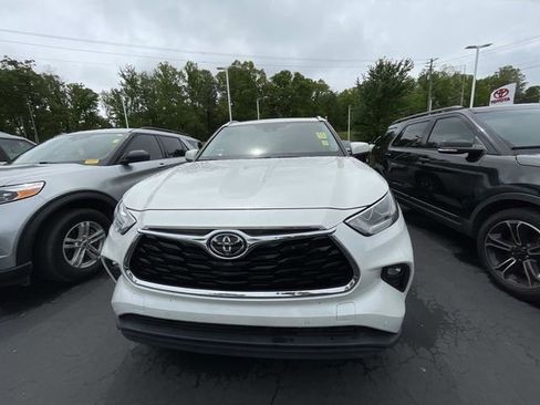 Used 2020 Toyota Highlander Limited AWD/4WD image 6