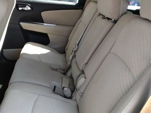Used 2020 Dodge Journey SE FWD image 8