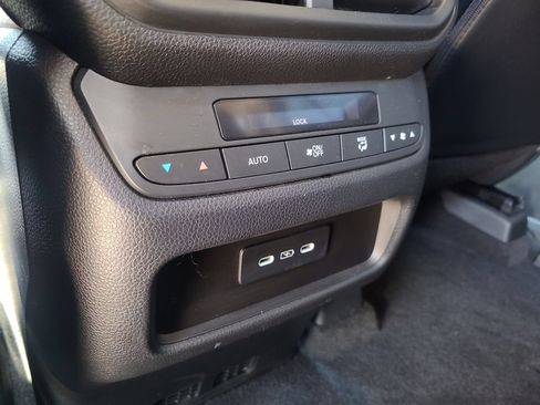 Used 2025 Honda Pilot EX-L image 15