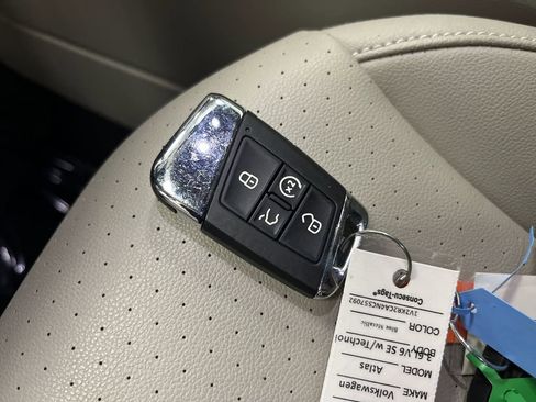 Used 2022 Volkswagen Atlas SE w/ Panoramic Sunroof Package image 26