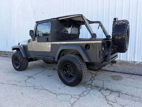 Used 2005 Jeep Wrangler Unlimited AWD/4WD image 9