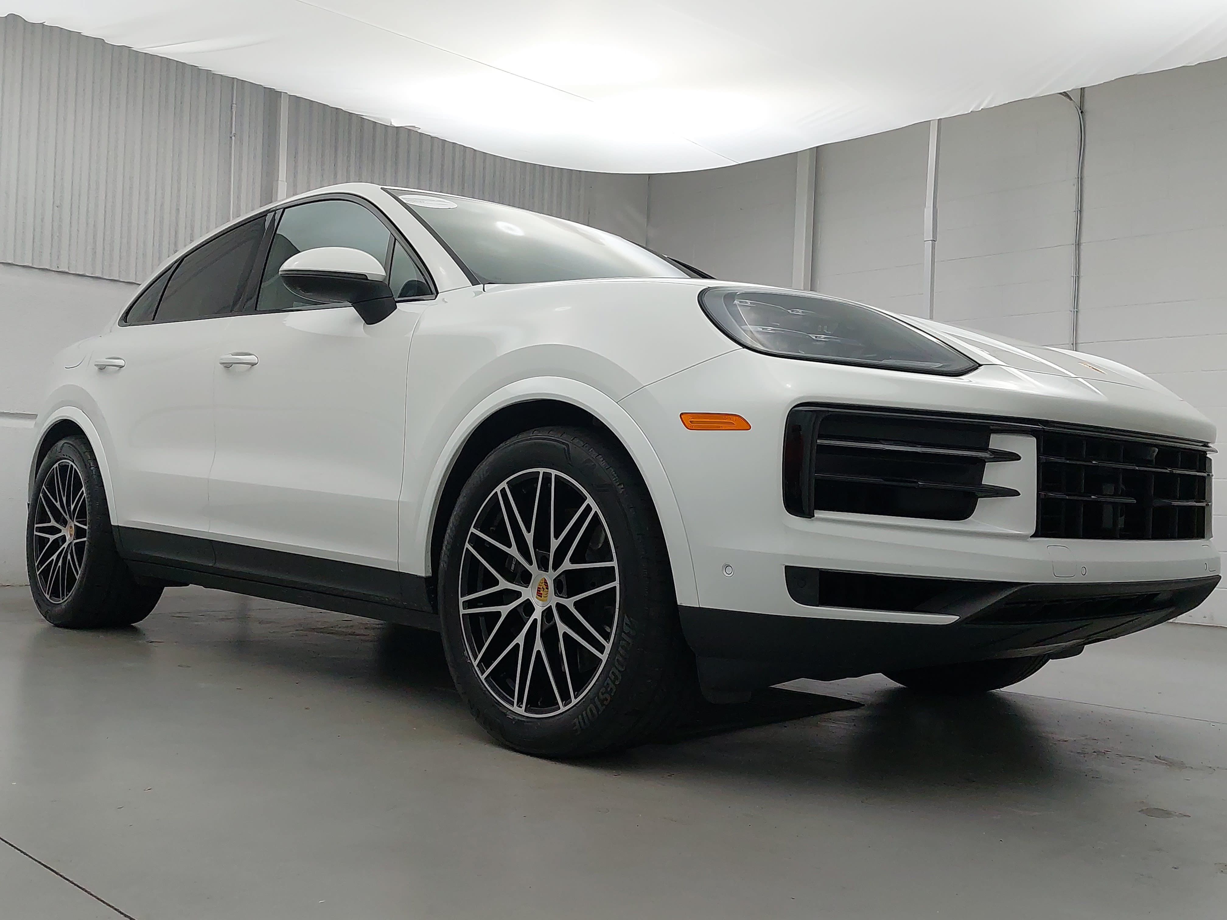 Certified 2024 Porsche Cayenne Coupe AWD/4WD image 9