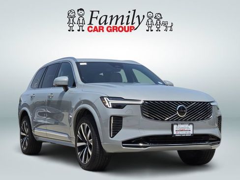 Used 2025 Volvo XC90 B5 Core w/ Climate Package AWD/4WD image 2