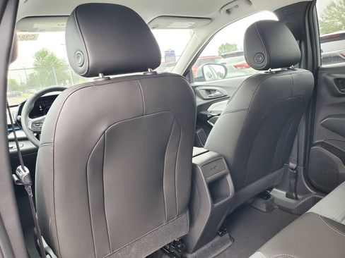 New 2026 Chevrolet Trax LT w/ Driver Confidence Package FWD image 28
