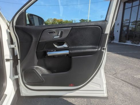 Used 2021 Mercedes-Benz GLA 250 4MATIC image 31