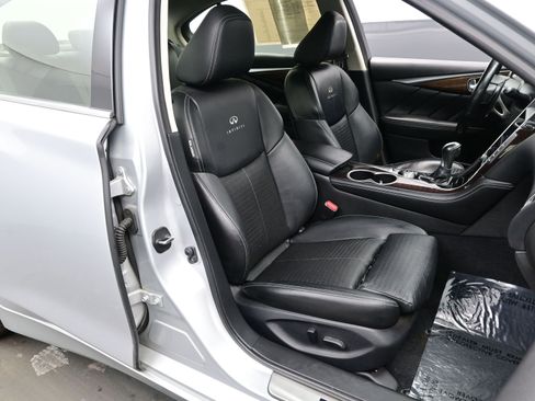 Used 2014 INFINITI Q50 Sport w/ Deluxe Technology Package image 14