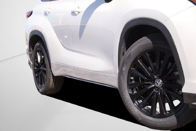Used 2023 Toyota Highlander XSE AWD/4WD image 3