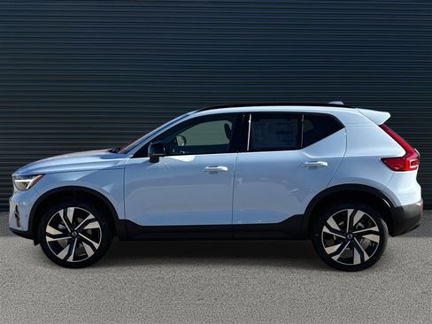 New 2026 Volvo XC40 B5 Ultra w/ Climate Package image 8