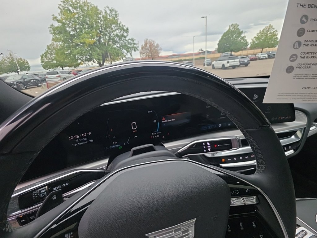 Used 2024 Cadillac Lyriq Luxury AWD/4WD image 31