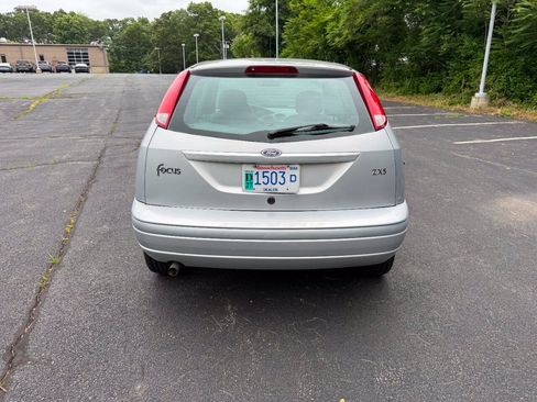 Used 2004 Ford Focus ZX5 Hatchback FWD image 16