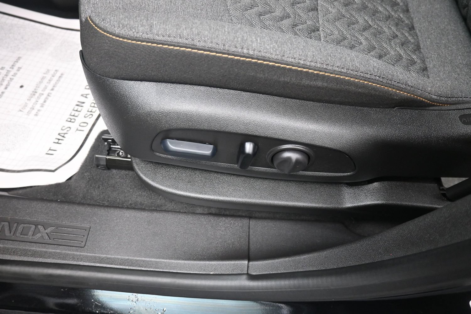 Used 2024 Chevrolet Equinox LT AWD/4WD image 16