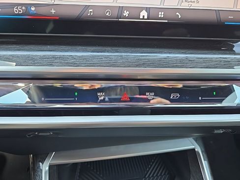 Used 2024 BMW 740i xDrive image 29