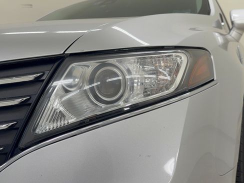 Used 2019 Lincoln MKT AWD image 9
