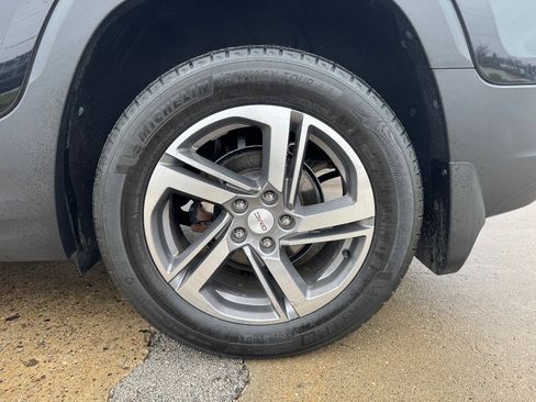 Used 2020 GMC Terrain SLT w/ Preferred Package AWD/4WD image 9