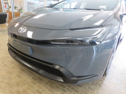 Used 2025 Toyota Prius LE image 51