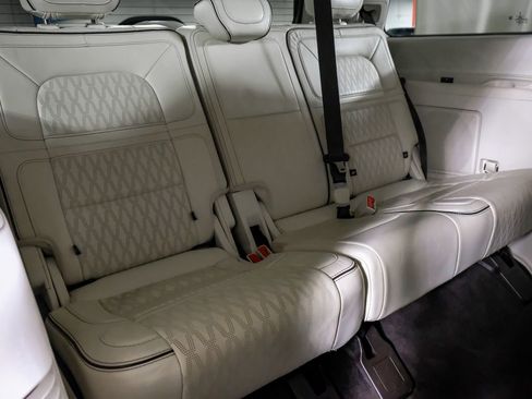 Used 2022 Lincoln Navigator Black Label image 33