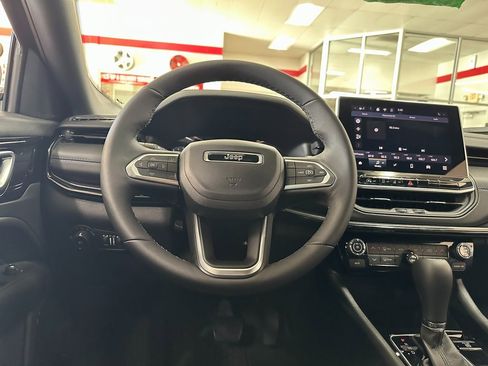 New 2026 Jeep Compass Latitude image 15