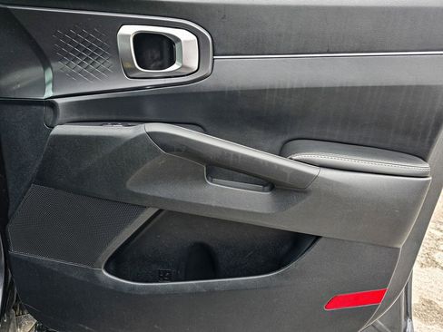 Used 2024 Kia Sorento S image 38