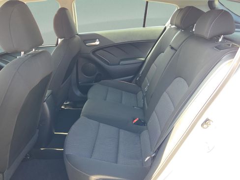 Used 2017 Kia Forte LX image 13