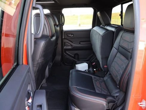 Certified 2025 Nissan Frontier PRO-4X w/ Pro Premium Package AWD/4WD image 10