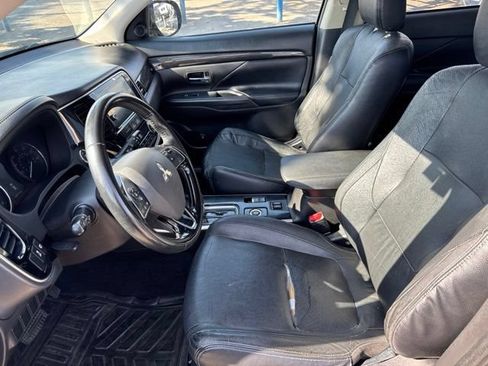 Used 2017 Mitsubishi Outlander SEL AWD/4WD image 9
