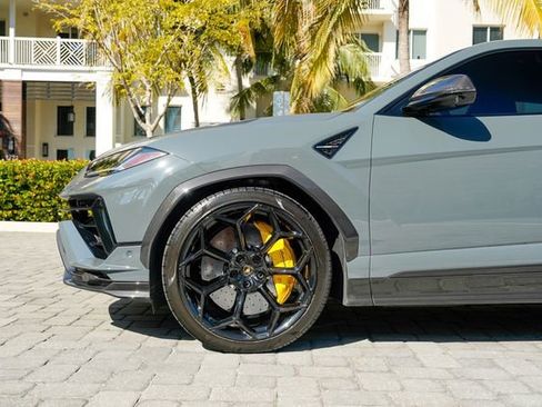Used 2023 Lamborghini Urus Performante image 13
