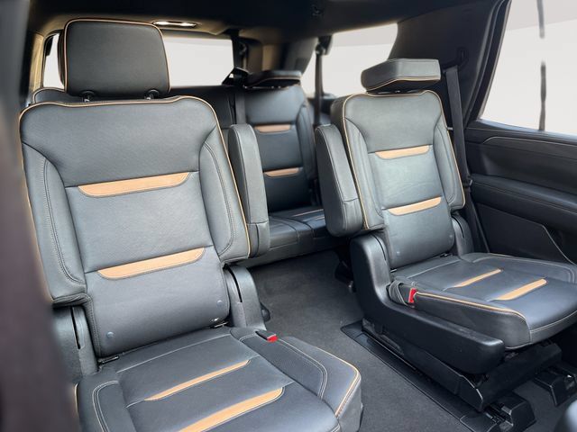 Used 2023 GMC Yukon AT4 w/ Technology Package AWD/4WD image 34