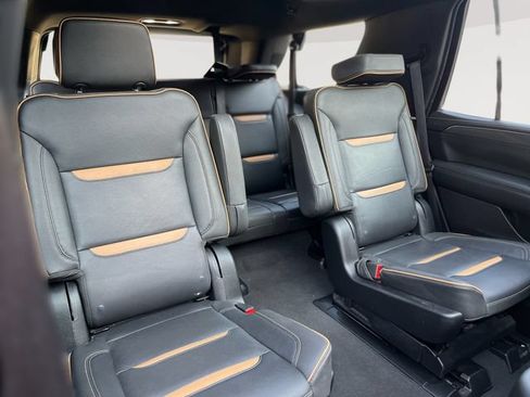 Used 2023 GMC Yukon AT4 w/ Technology Package AWD/4WD image 34